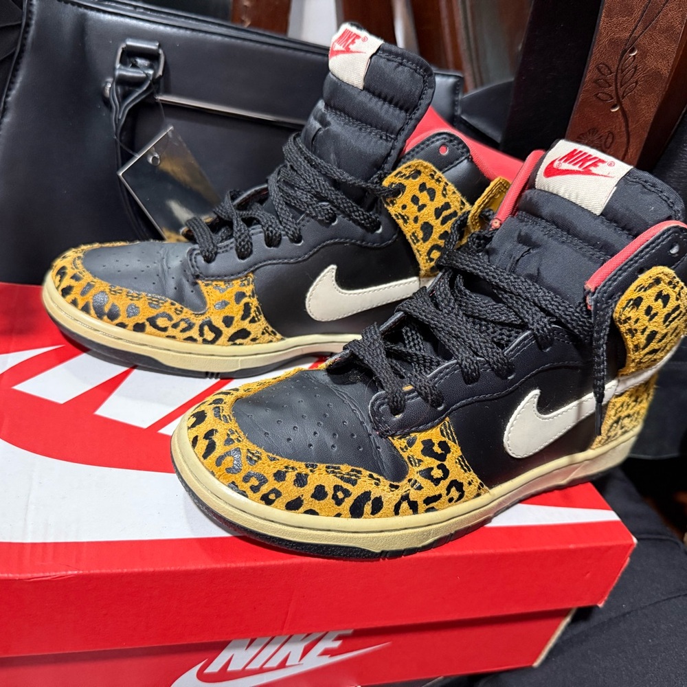 Nike Hightops (sz:6Y)